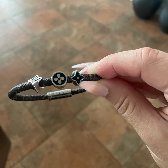 Gorgeous monogram, magnetic closure bracelet - Picture 6 of 7